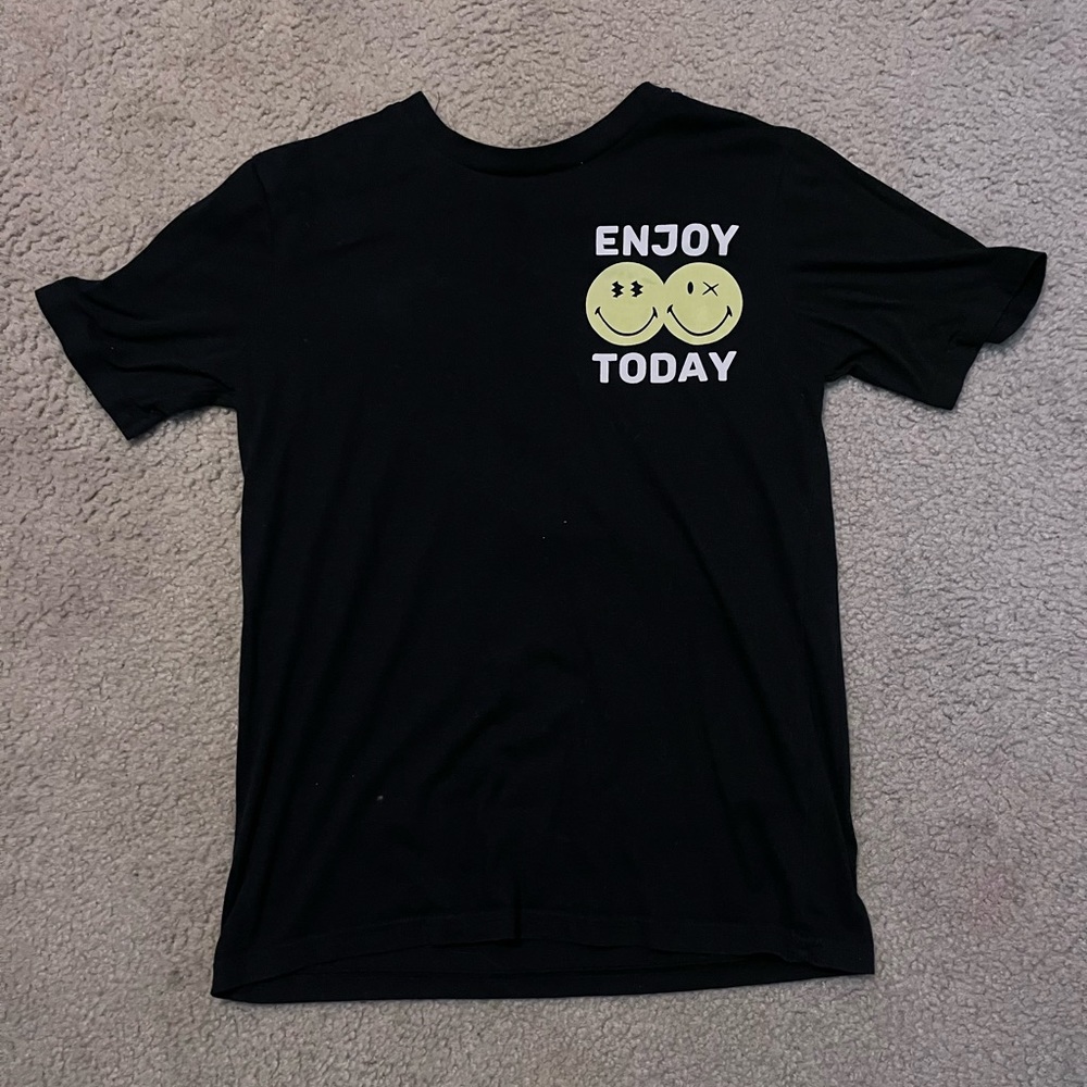 Smiley-World Graphic-T